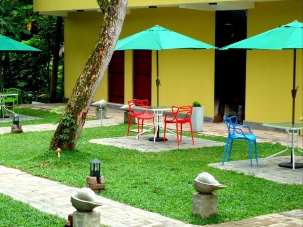 Bridge Hotel Negombo Kimbulapitiya Exteriör bild