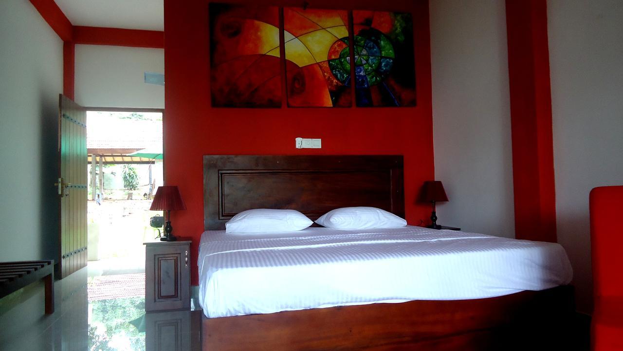 Bridge Hotel Negombo Kimbulapitiya Exteriör bild