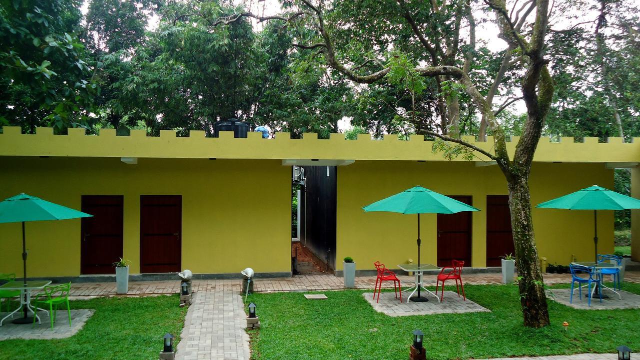 Bridge Hotel Negombo Kimbulapitiya Exteriör bild