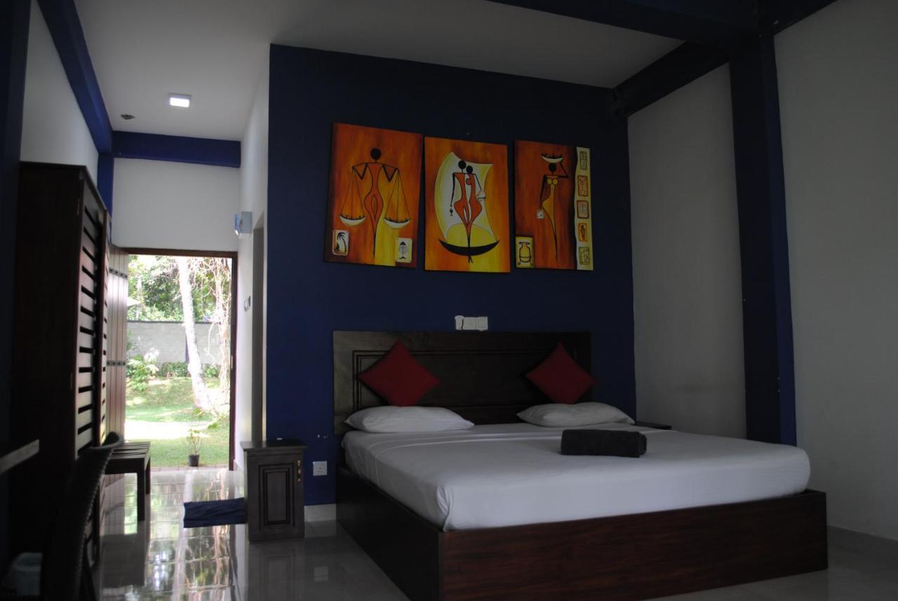 Bridge Hotel Negombo Kimbulapitiya Exteriör bild