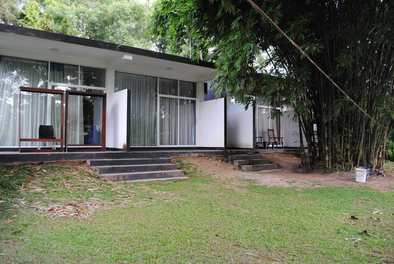 Bridge Hotel Negombo Kimbulapitiya Exteriör bild