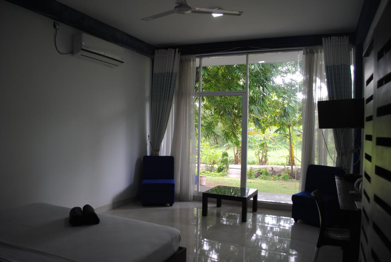 Bridge Hotel Negombo Kimbulapitiya Rum bild
